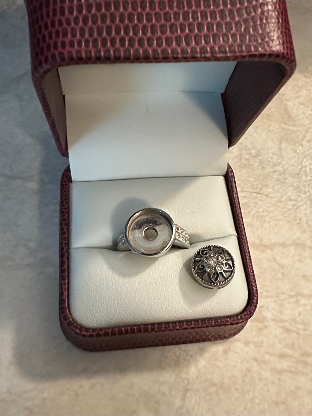 Kameleon Silver Ring with Interchangeable Button